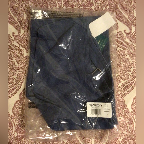 NWT Roxy Silver Sky Woven Romper - Picture 7 of 10